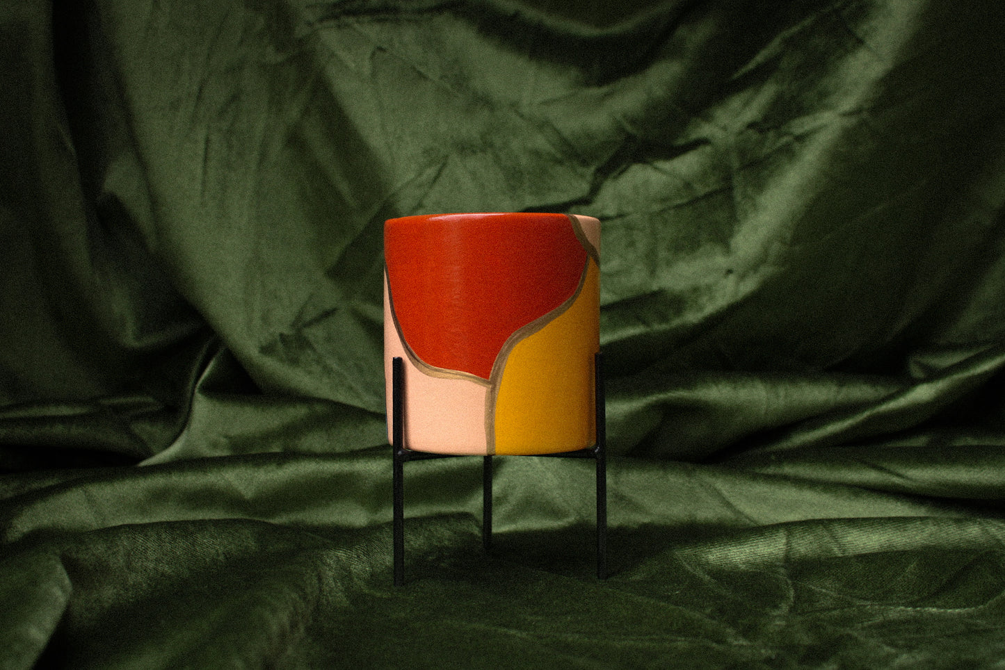 Jordan | Style-Small Cylinder W/ Stand
